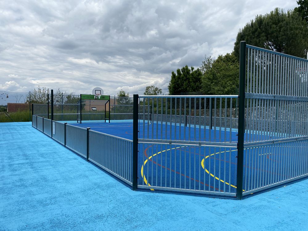 CHESSY - Terrain multisport 24 m x 12 m